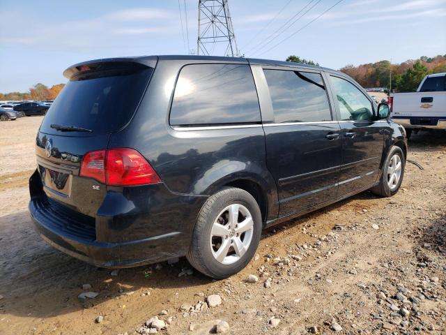 Photo 2 VIN: 2V4RW3D17AR407787 - VOLKSWAGEN ROUTAN SE 