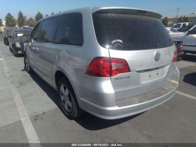 Photo 2 VIN: 2V4RW3D18AR159162 - VOLKSWAGEN ROUTAN 