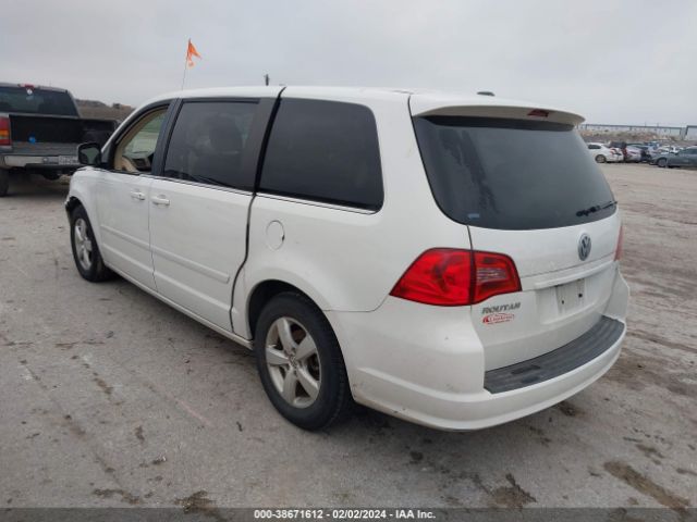 Photo 2 VIN: 2V4RW3D18AR230943 - VOLKSWAGEN ROUTAN 