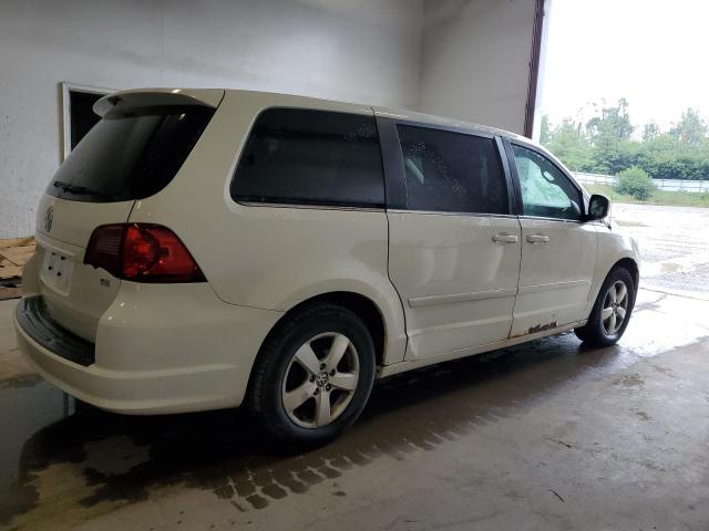 Photo 2 VIN: 2V4RW3D18AR348393 - VOLKSWAGEN ROUTAN 