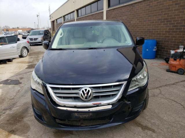 Photo 4 VIN: 2V4RW3D18AR424369 - VOLKSWAGEN ROUTAN SE 