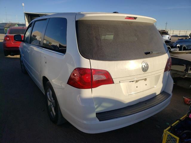 Photo 2 VIN: 2V4RW3D18AR424419 - VOLKSWAGEN ROUTAN SE 