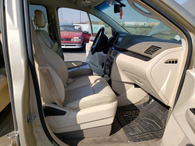 Photo 4 VIN: 2V4RW3D19AR294473 - VOLKSWAGEN ROUTAN SE 