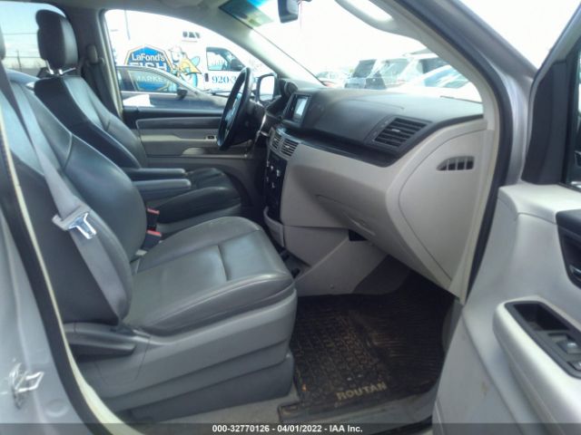 Photo 4 VIN: 2V4RW3D19AR296479 - VOLKSWAGEN ROUTAN 