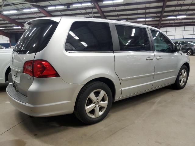 Photo 2 VIN: 2V4RW3D19AR393195 - VOLKSWAGEN ROUTAN 