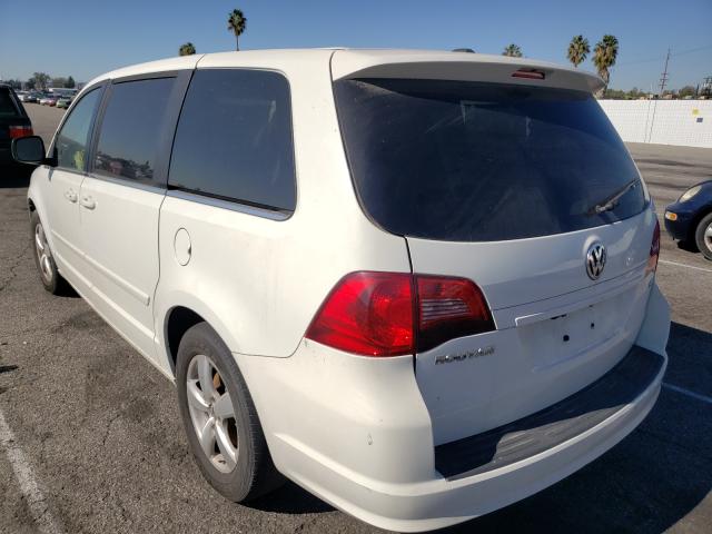 Photo 2 VIN: 2V4RW3D19AR406852 - VOLKSWAGEN ROUTAN SE 