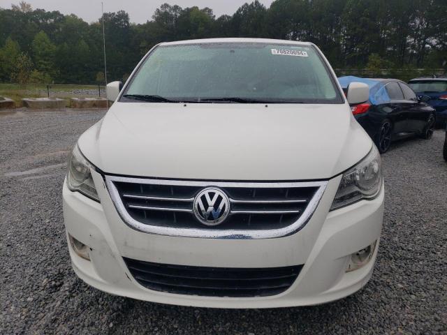 Photo 4 VIN: 2V4RW3D19AR407449 - VOLKSWAGEN ROUTAN SE 