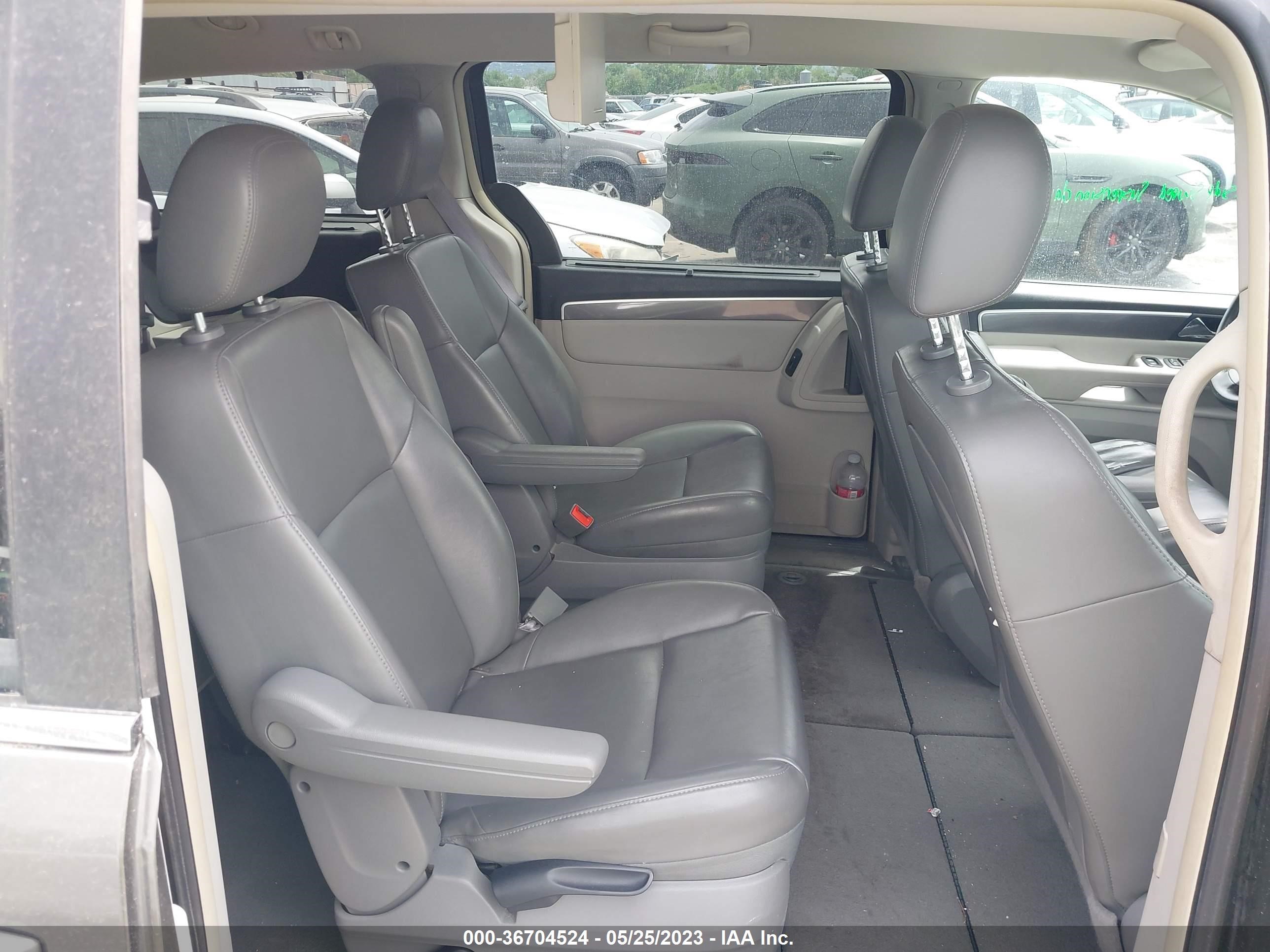 Photo 7 VIN: 2V4RW3D1XAR236601 - VOLKSWAGEN ROUTAN 