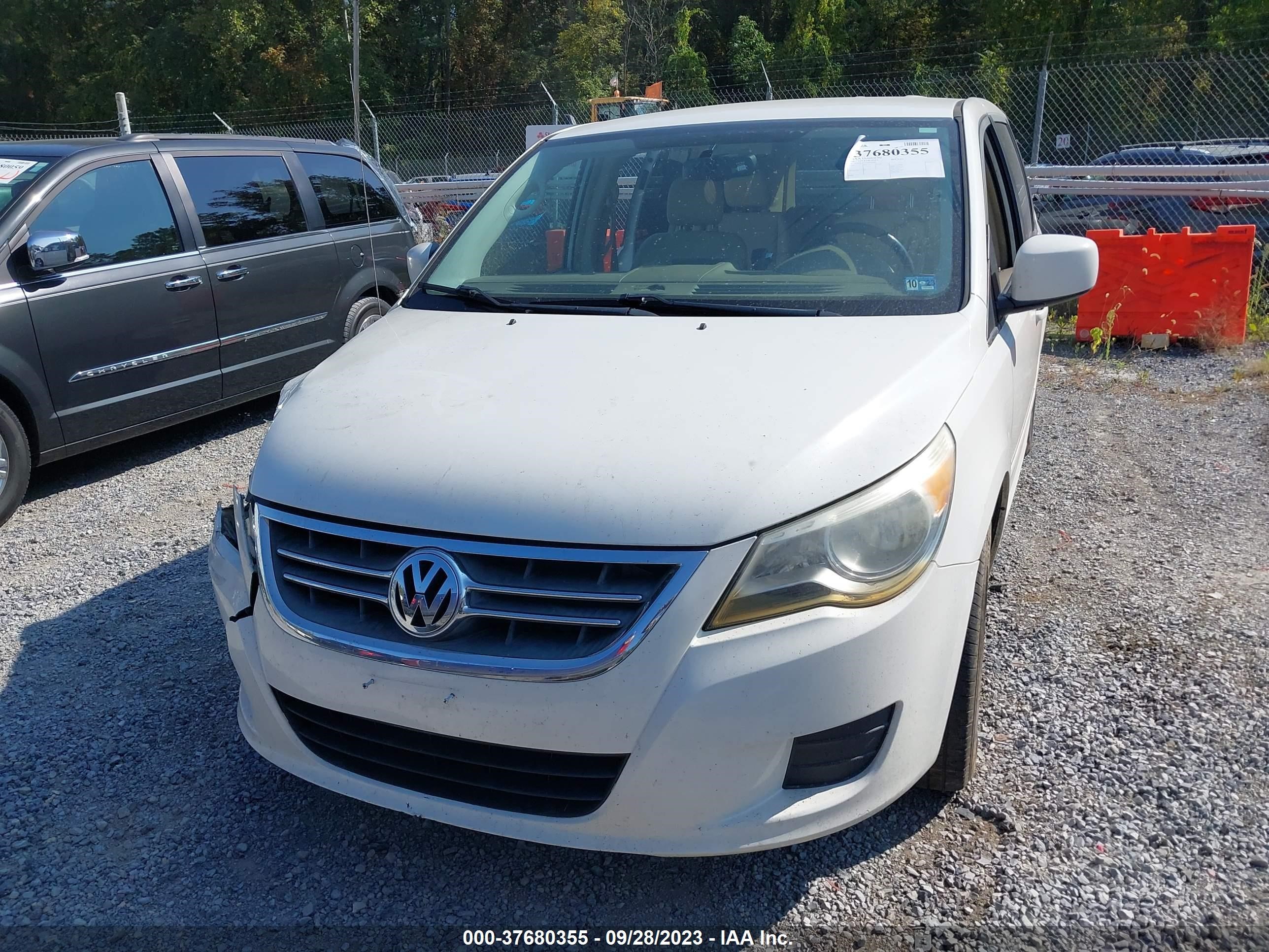 Photo 10 VIN: 2V4RW3D1XAR295096 - VOLKSWAGEN ROUTAN 