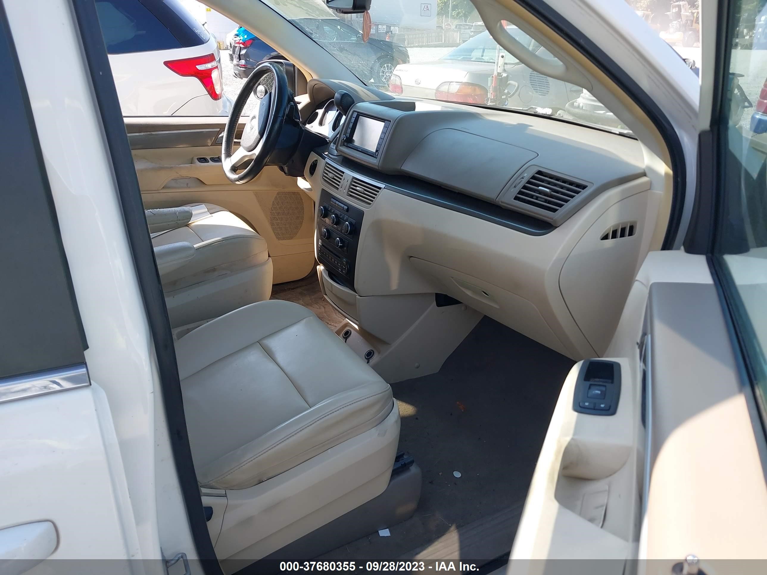 Photo 4 VIN: 2V4RW3D1XAR295096 - VOLKSWAGEN ROUTAN 