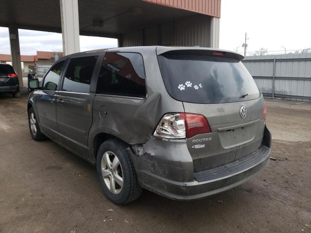 Photo 2 VIN: 2V4RW3D1XAR296197 - VOLKSWAGEN ROUTAN SE 