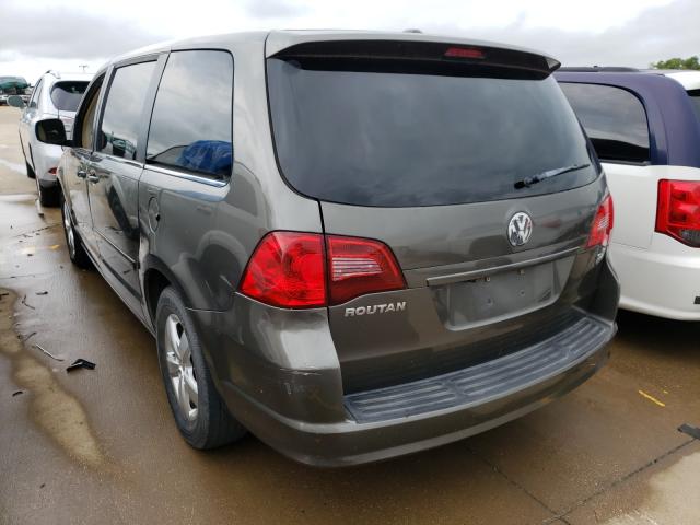 Photo 2 VIN: 2V4RW3D1XAR324645 - VOLKSWAGEN ROUTAN SE 