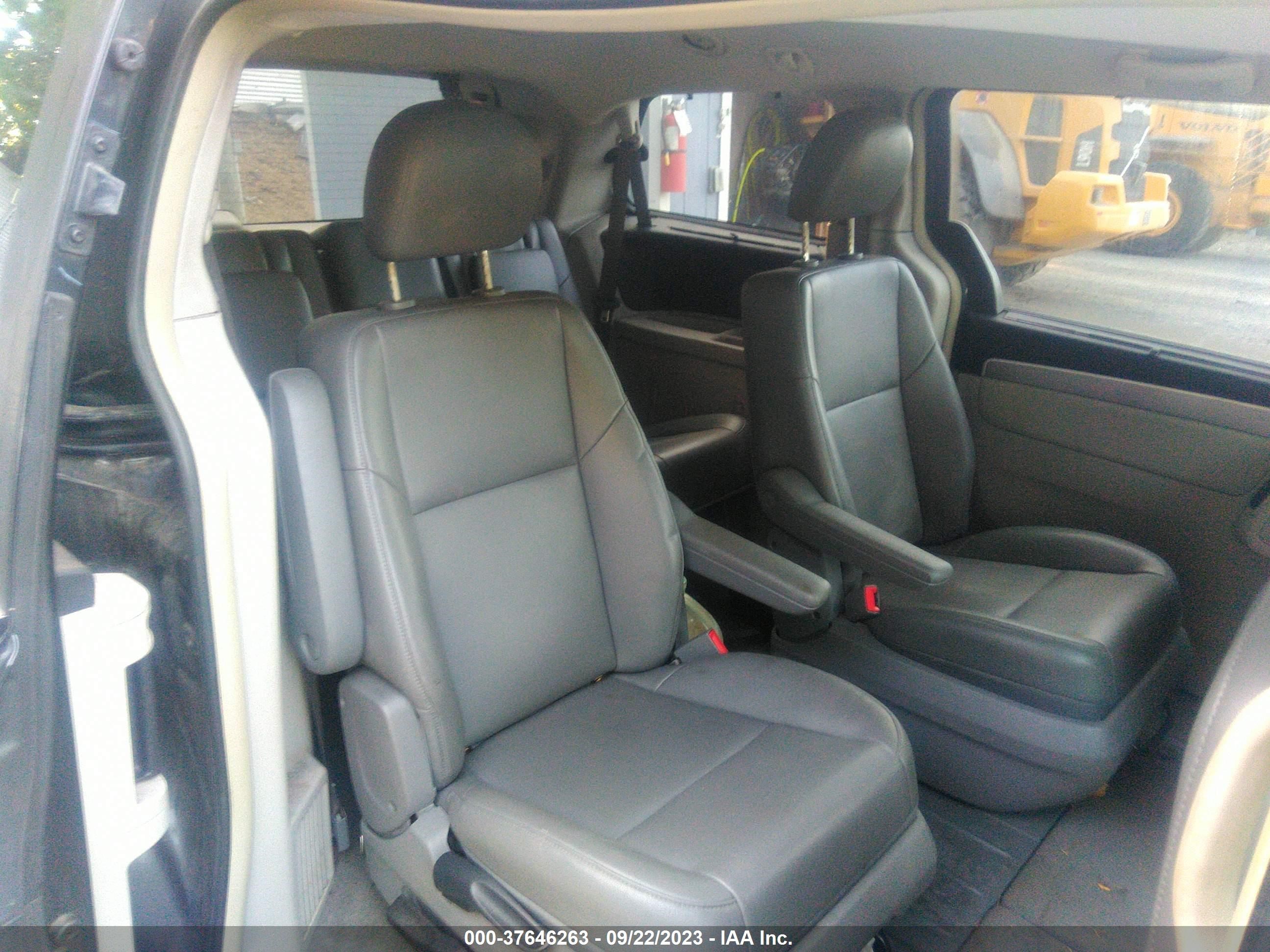 Photo 7 VIN: 2V4RW3DG2BR695546 - VOLKSWAGEN ROUTAN 