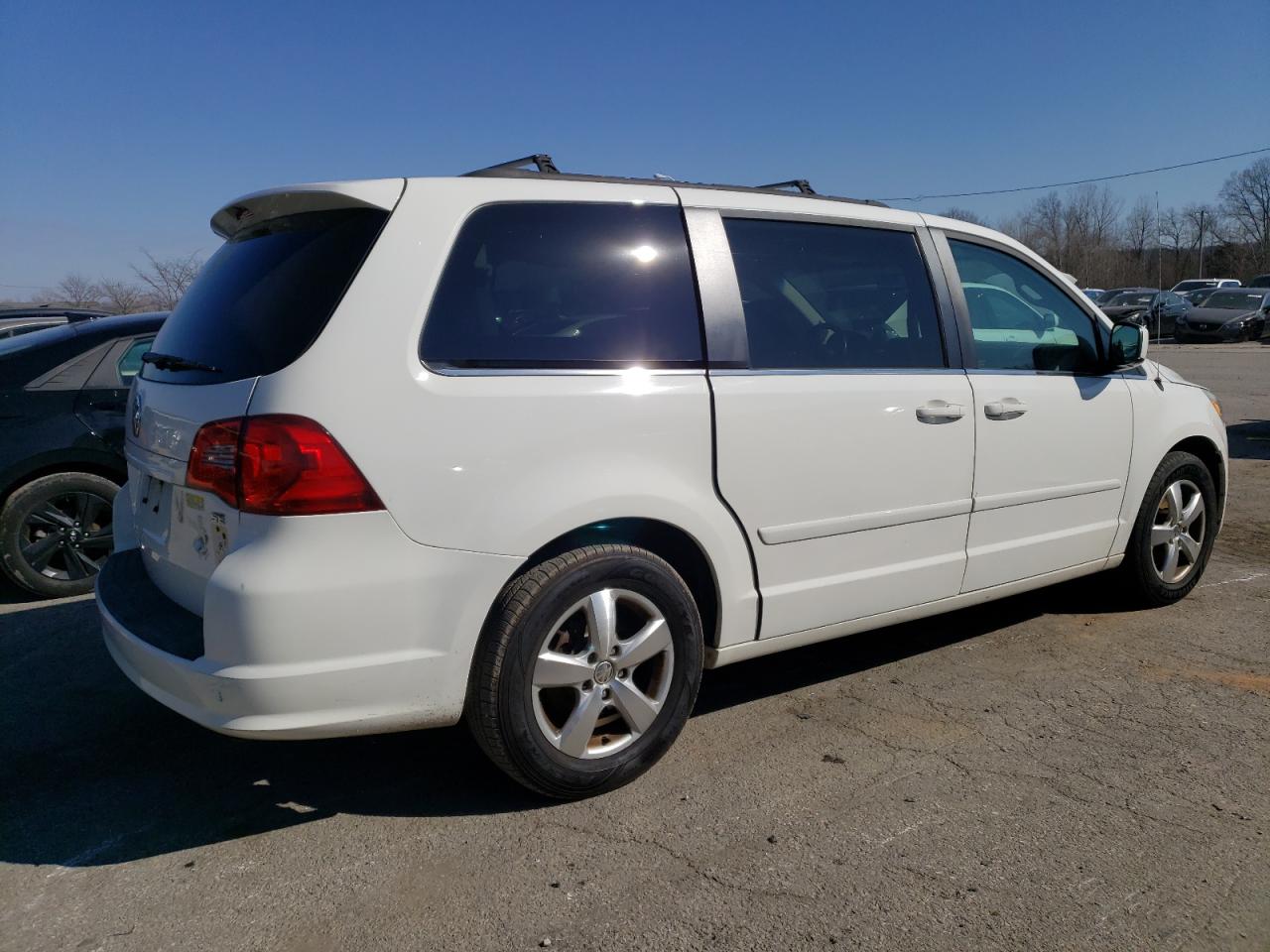 Photo 2 VIN: 2V4RW3DG3BR634268 - VOLKSWAGEN ROUTAN 