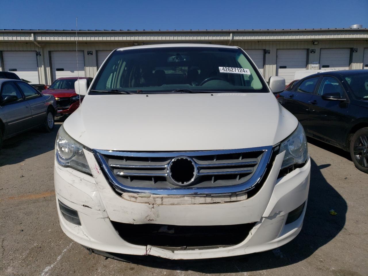 Photo 4 VIN: 2V4RW3DG3BR634268 - VOLKSWAGEN ROUTAN 