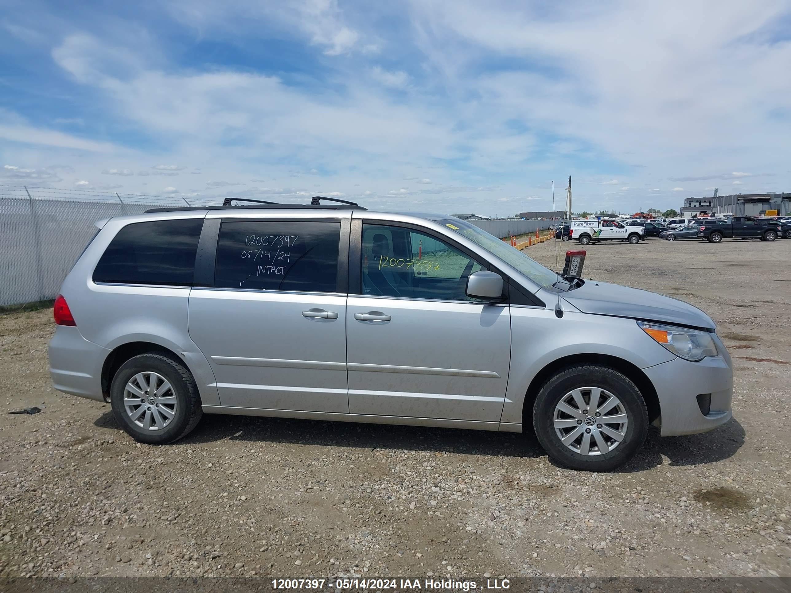 Photo 12 VIN: 2V4RW3DG4BR768738 - VOLKSWAGEN ROUTAN 