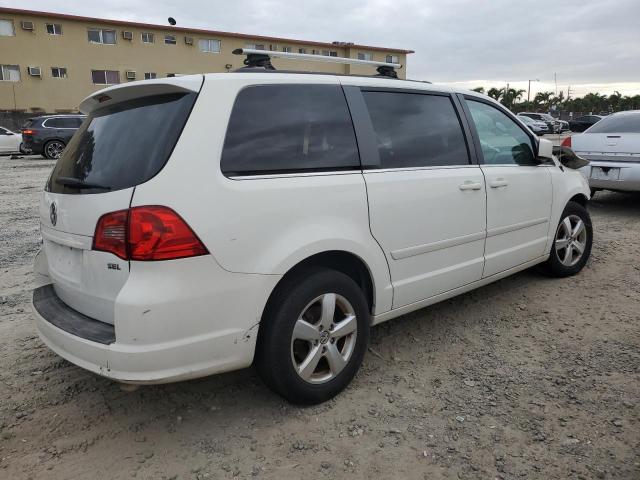 Photo 2 VIN: 2V4RW3DG5BR766741 - VOLKSWAGEN ROUTAN SE 