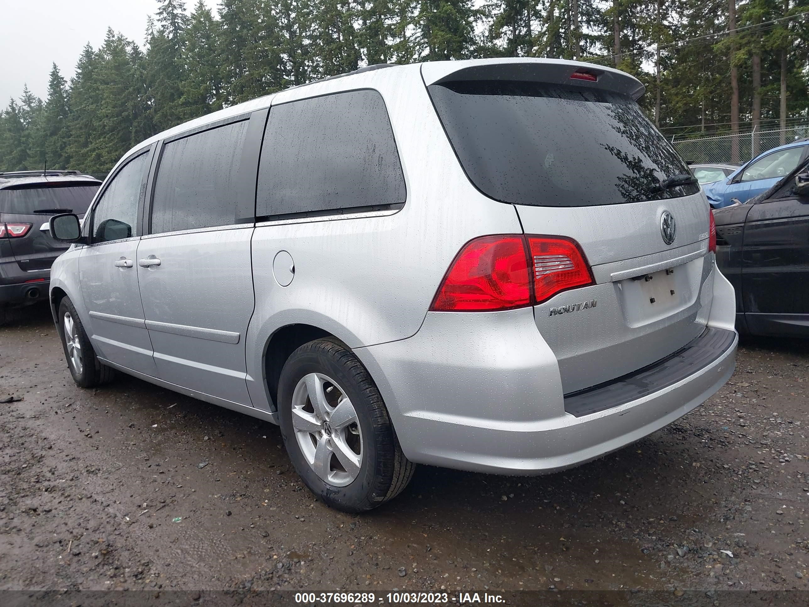 Photo 13 VIN: 2V4RW3DG6BR624110 - VOLKSWAGEN ROUTAN 