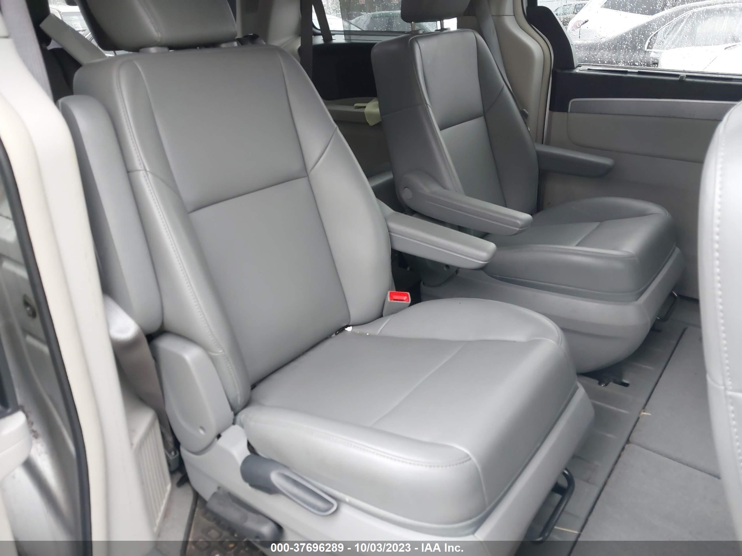 Photo 7 VIN: 2V4RW3DG6BR624110 - VOLKSWAGEN ROUTAN 