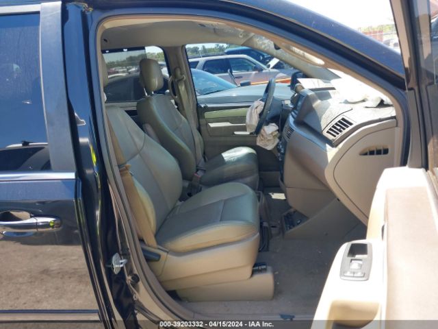 Photo 4 VIN: 2V4RW3DG6BR695047 - VOLKSWAGEN ROUTAN 