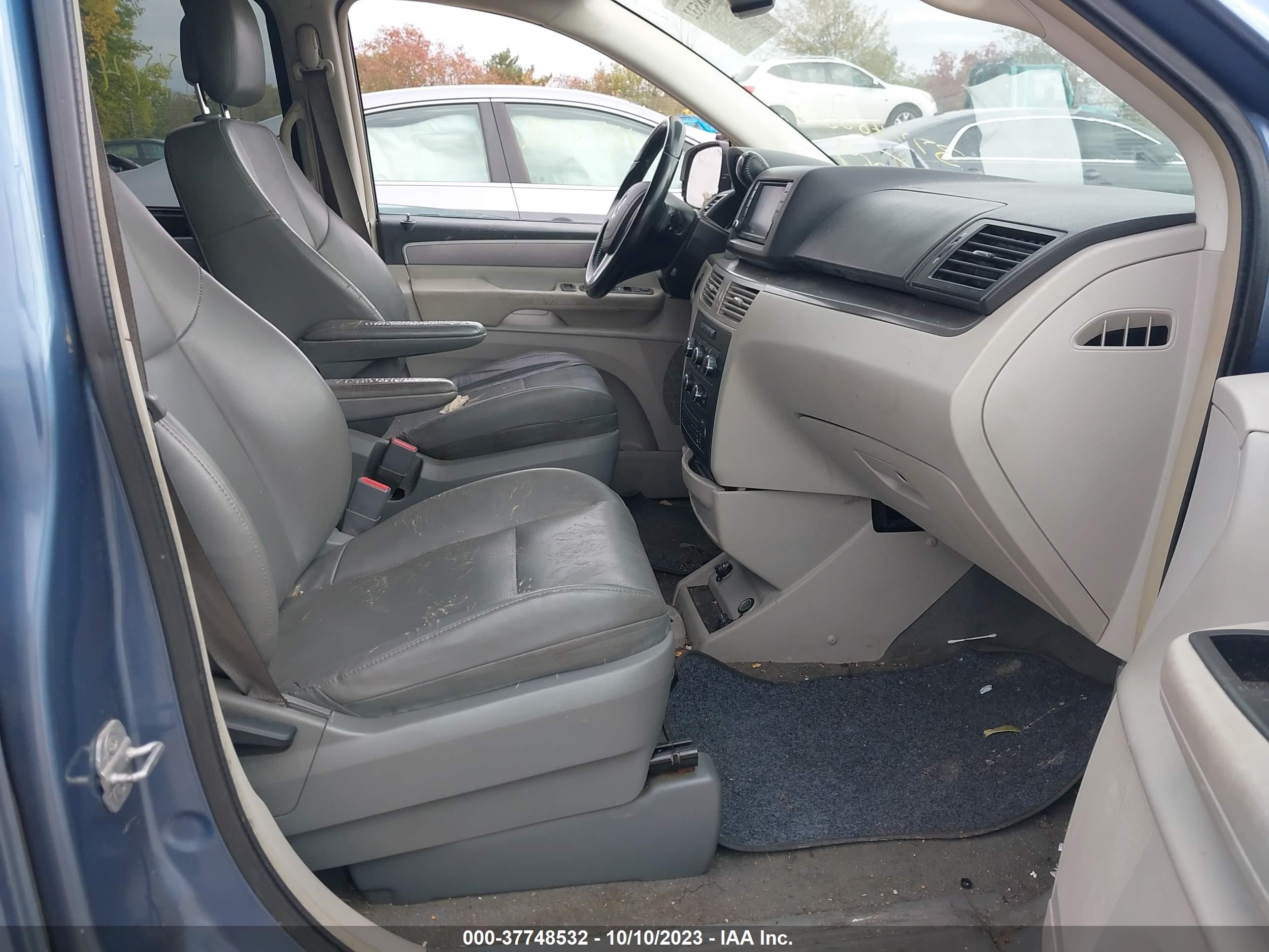 Photo 4 VIN: 2V4RW3DG6BR767154 - VOLKSWAGEN ROUTAN 