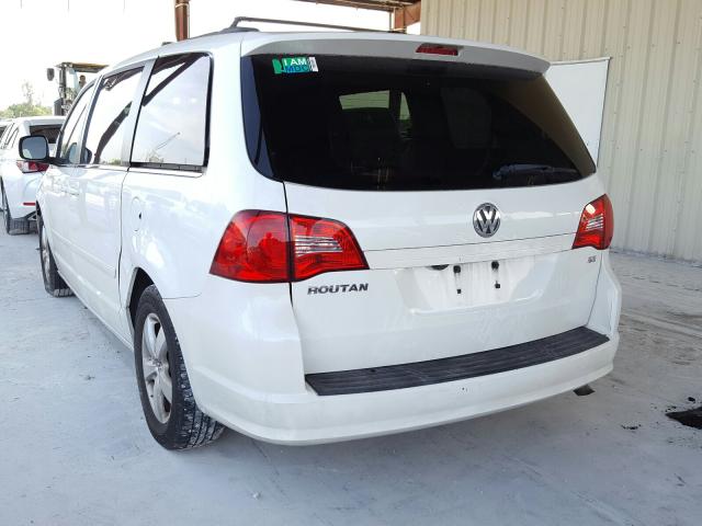 Photo 2 VIN: 2V4RW3DG7BR691430 - VOLKSWAGEN ROUTAN SE 