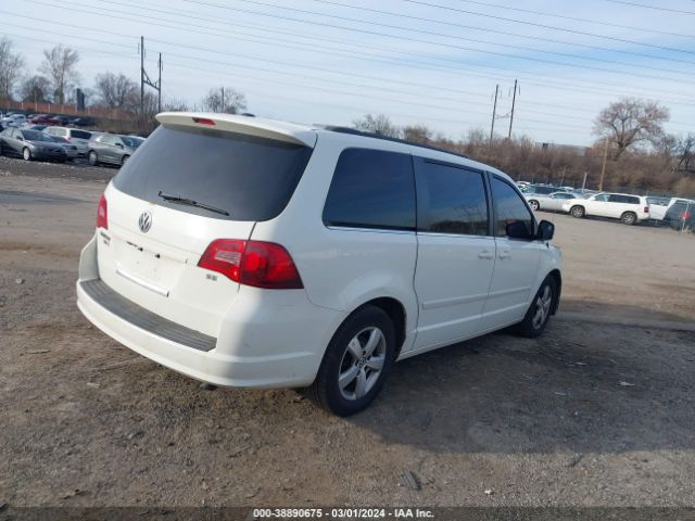 Photo 3 VIN: 2V4RW3DG7BR738780 - VOLKSWAGEN ROUTAN 