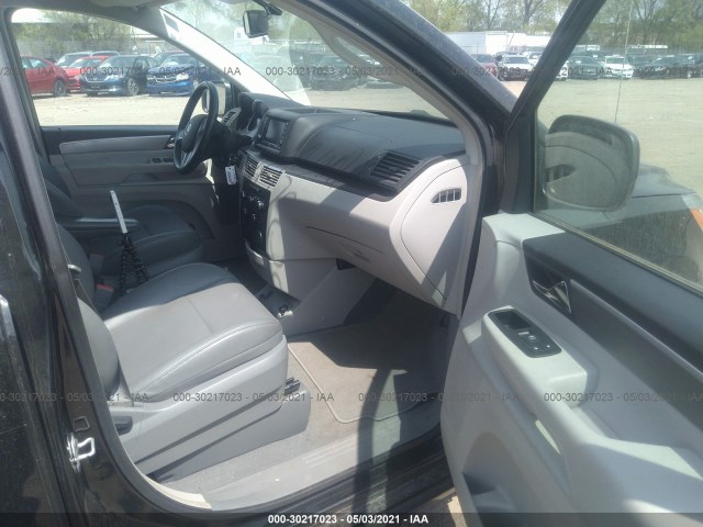 Photo 4 VIN: 2V4RW3DG8BR718151 - VOLKSWAGEN ROUTAN 