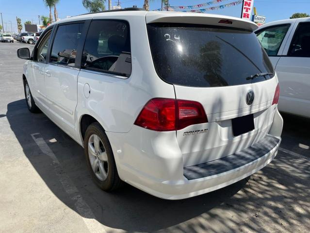 Photo 2 VIN: 2V4RW3DG9BR641970 - VOLKSWAGEN ROUTAN SE 