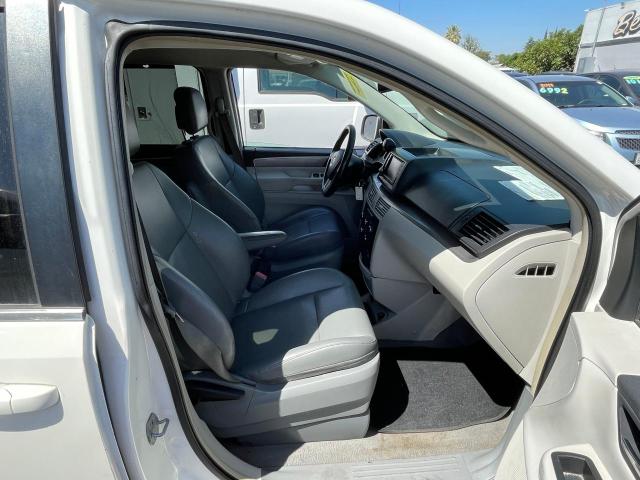 Photo 4 VIN: 2V4RW3DG9BR641970 - VOLKSWAGEN ROUTAN SE 