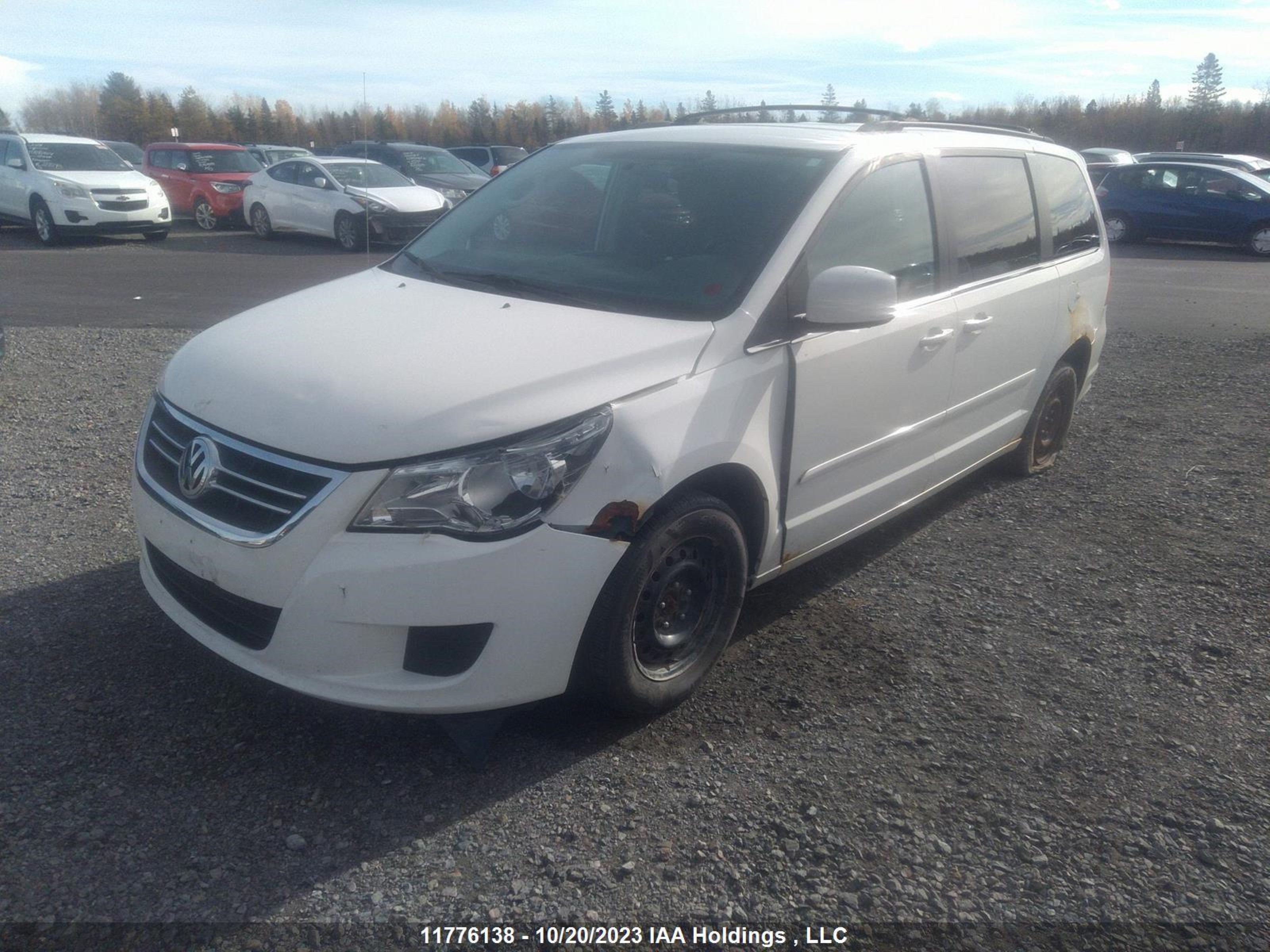 Photo 1 VIN: 2V4RW3DX1AR222123 - VOLKSWAGEN ROUTAN 