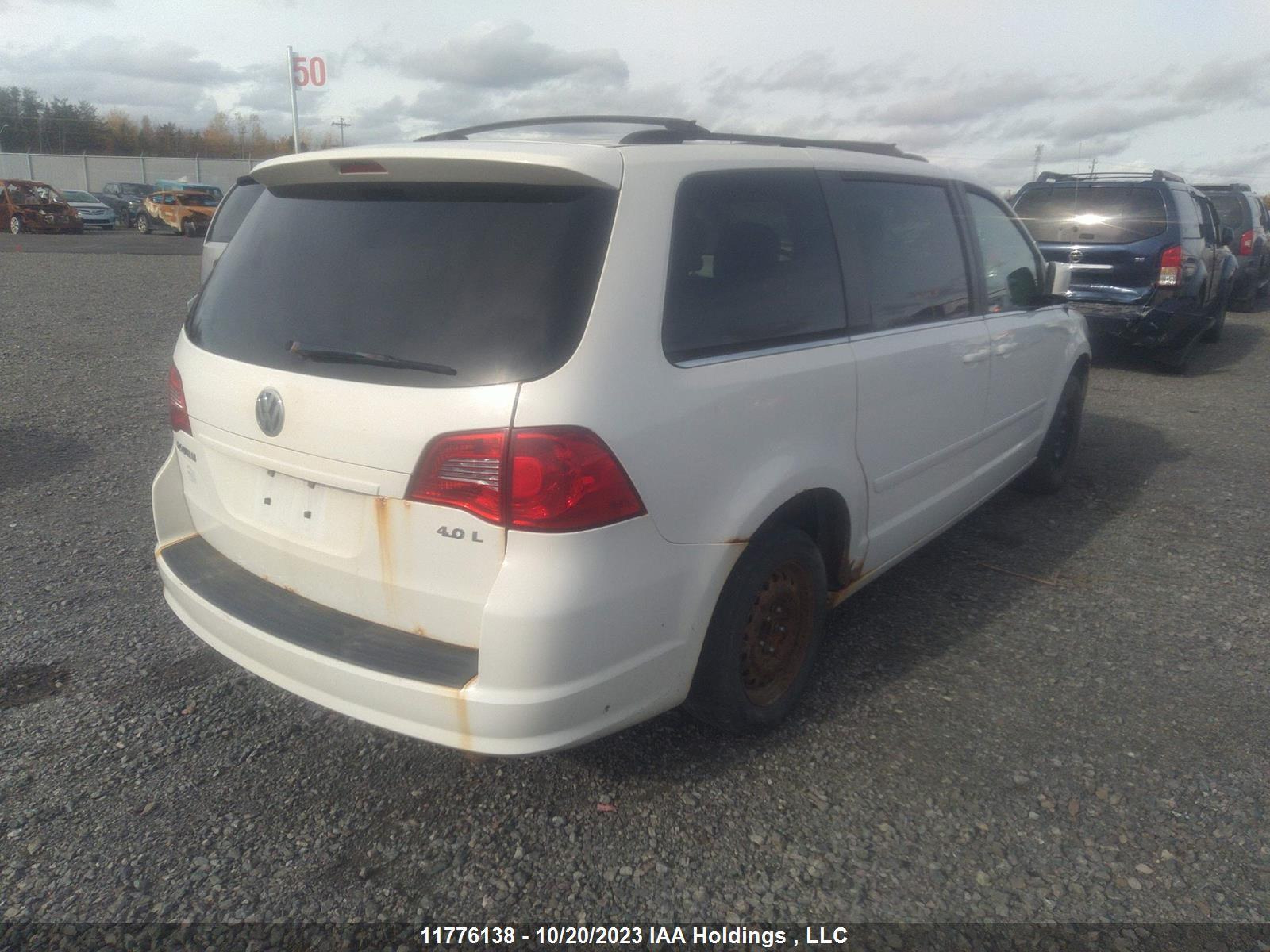 Photo 3 VIN: 2V4RW3DX1AR222123 - VOLKSWAGEN ROUTAN 