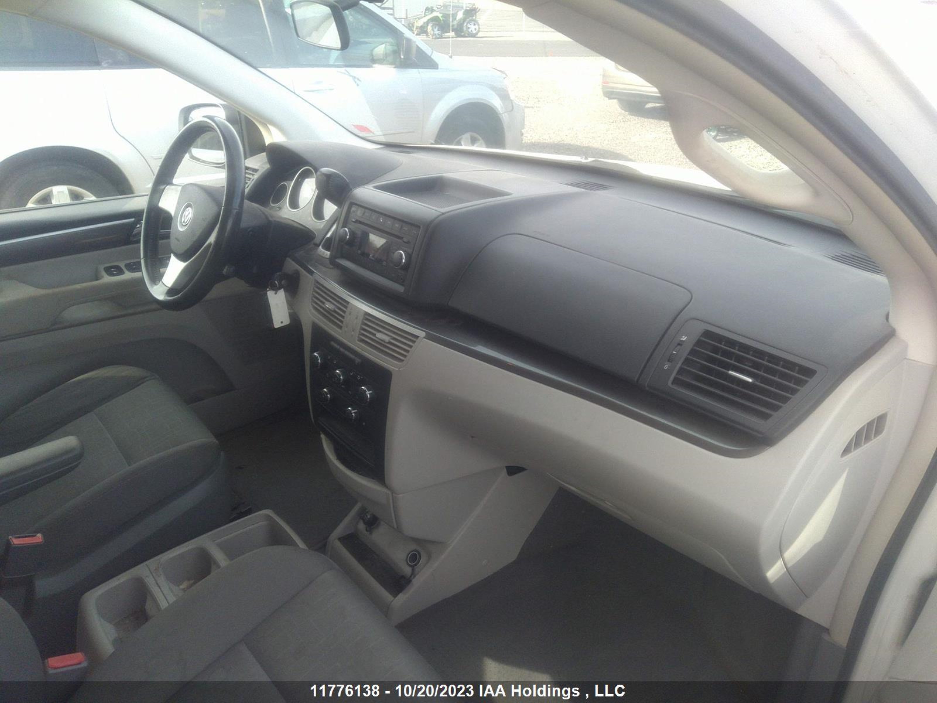 Photo 4 VIN: 2V4RW3DX1AR222123 - VOLKSWAGEN ROUTAN 