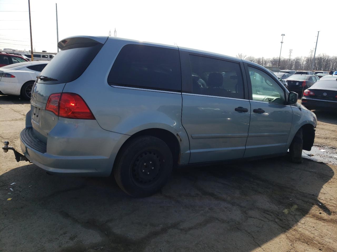 Photo 2 VIN: 2V4RW4D11AR354123 - VOLKSWAGEN ROUTAN 