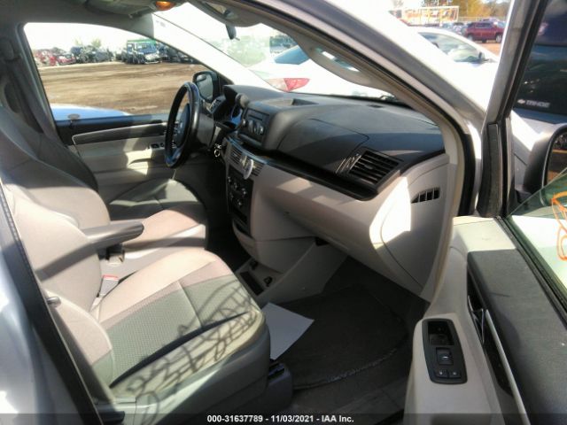 Photo 4 VIN: 2V4RW4D18AR236506 - VOLKSWAGEN ROUTAN 