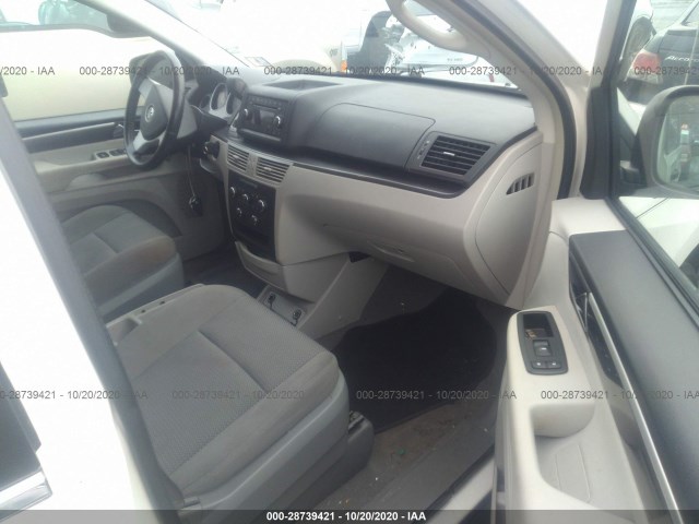 Photo 4 VIN: 2V4RW4D18AR395655 - VOLKSWAGEN ROUTAN 