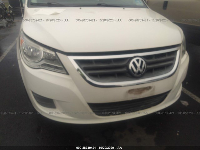 Photo 5 VIN: 2V4RW4D18AR395655 - VOLKSWAGEN ROUTAN 