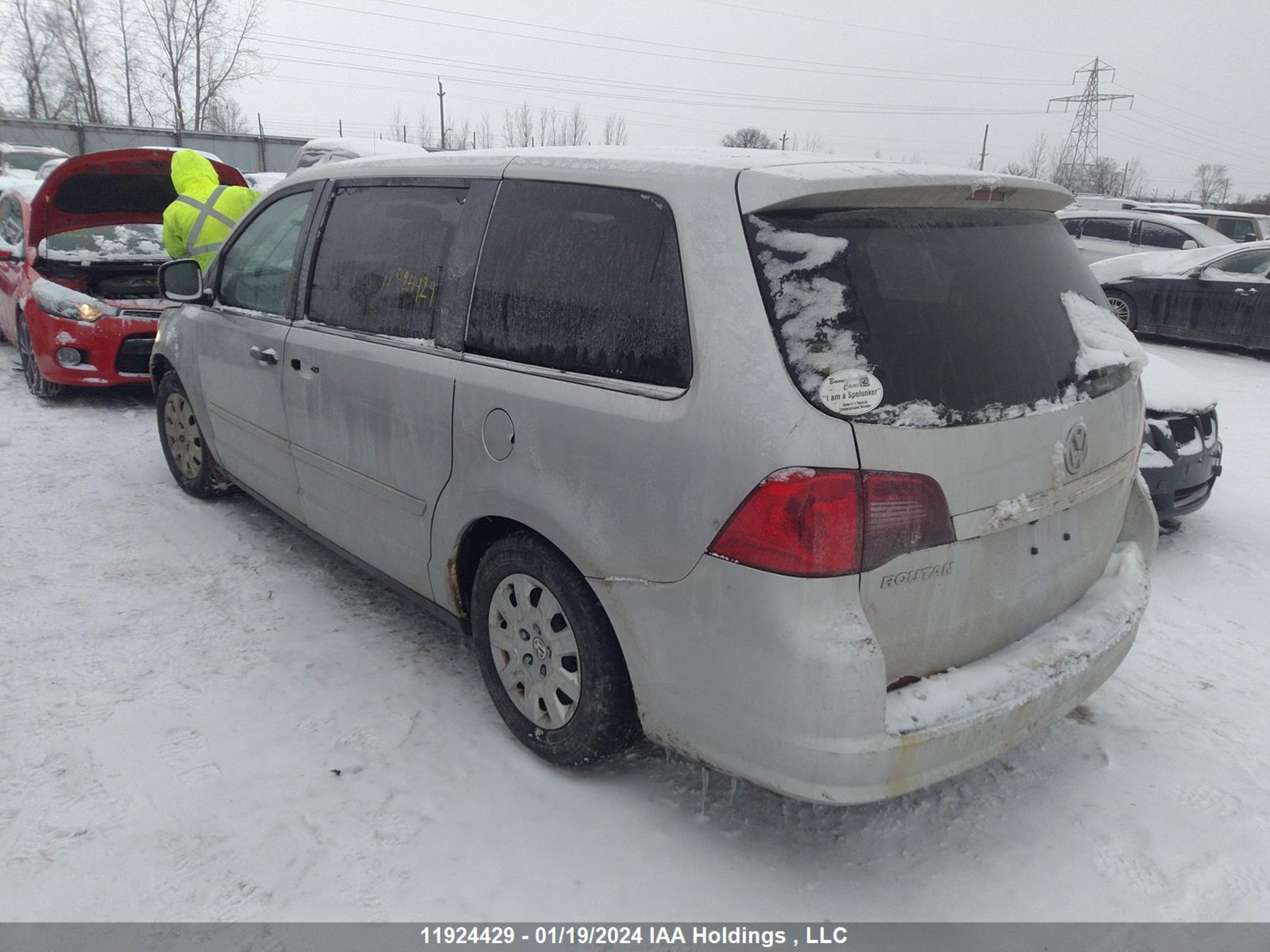 Photo 2 VIN: 2V4RW4DG0BR659490 - VOLKSWAGEN ROUTAN 