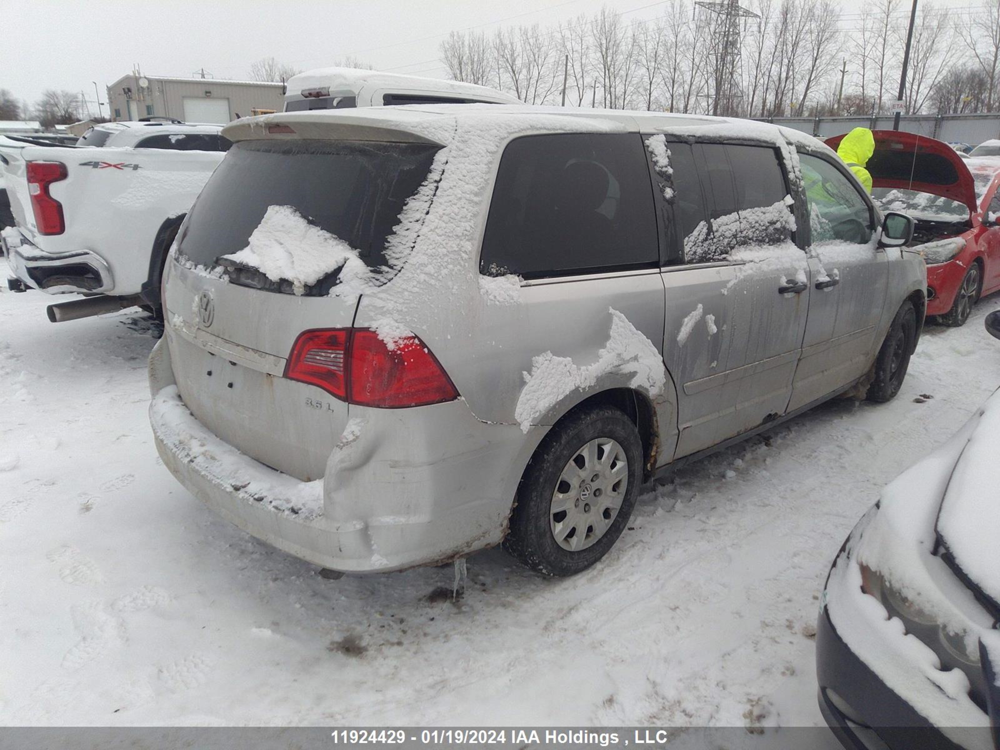 Photo 3 VIN: 2V4RW4DG0BR659490 - VOLKSWAGEN ROUTAN 