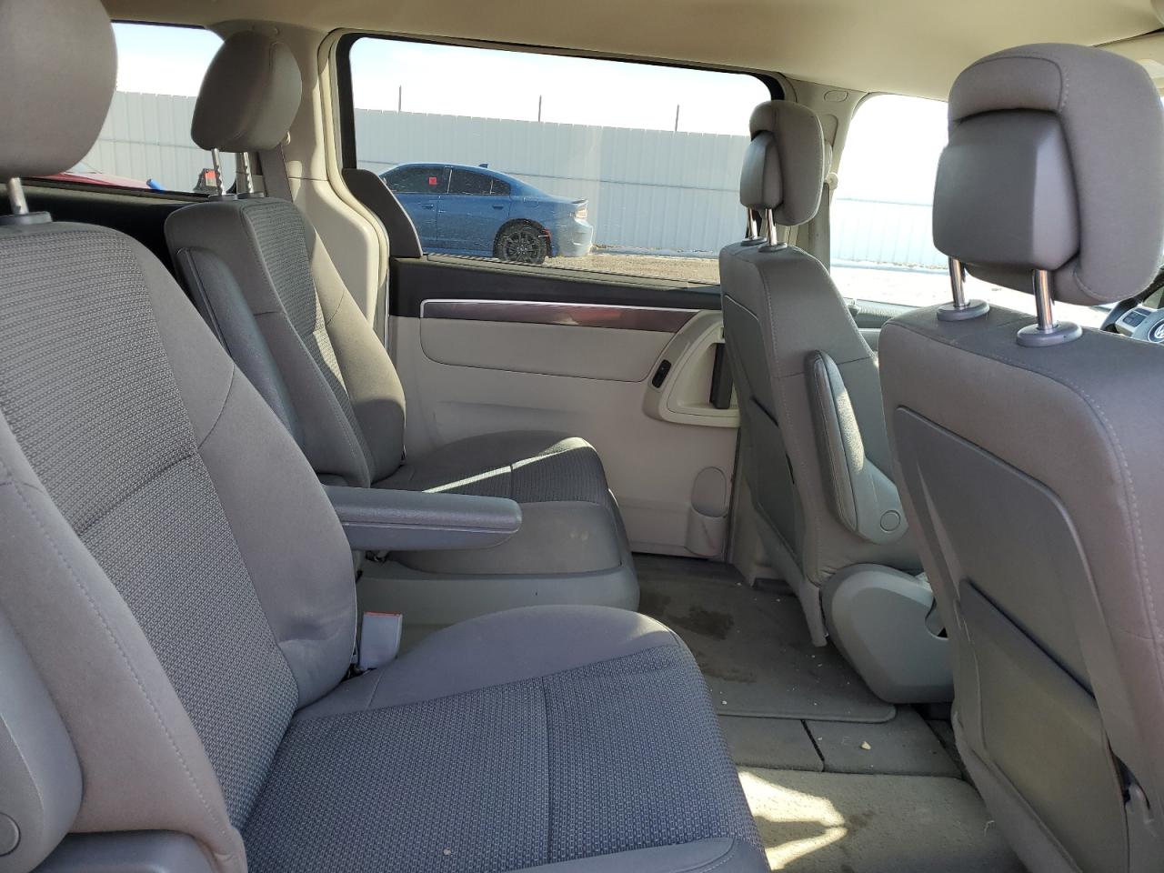 Photo 10 VIN: 2V4RW4DG4BR714801 - VOLKSWAGEN ROUTAN 