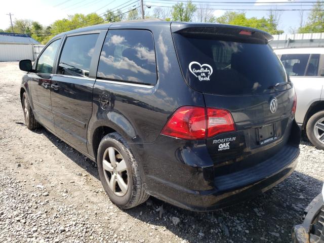 Photo 2 VIN: 2V4RW5DG1BR740701 - VOLKSWAGEN ROUTAN SEL 