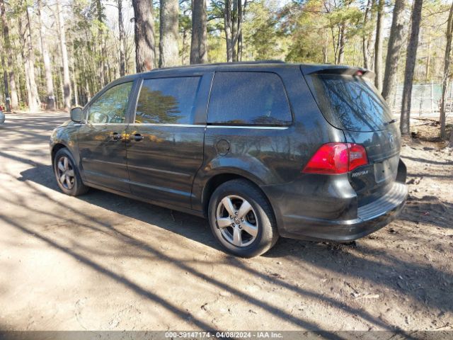 Photo 2 VIN: 2V4RW5DG1BR740715 - VOLKSWAGEN ROUTAN 