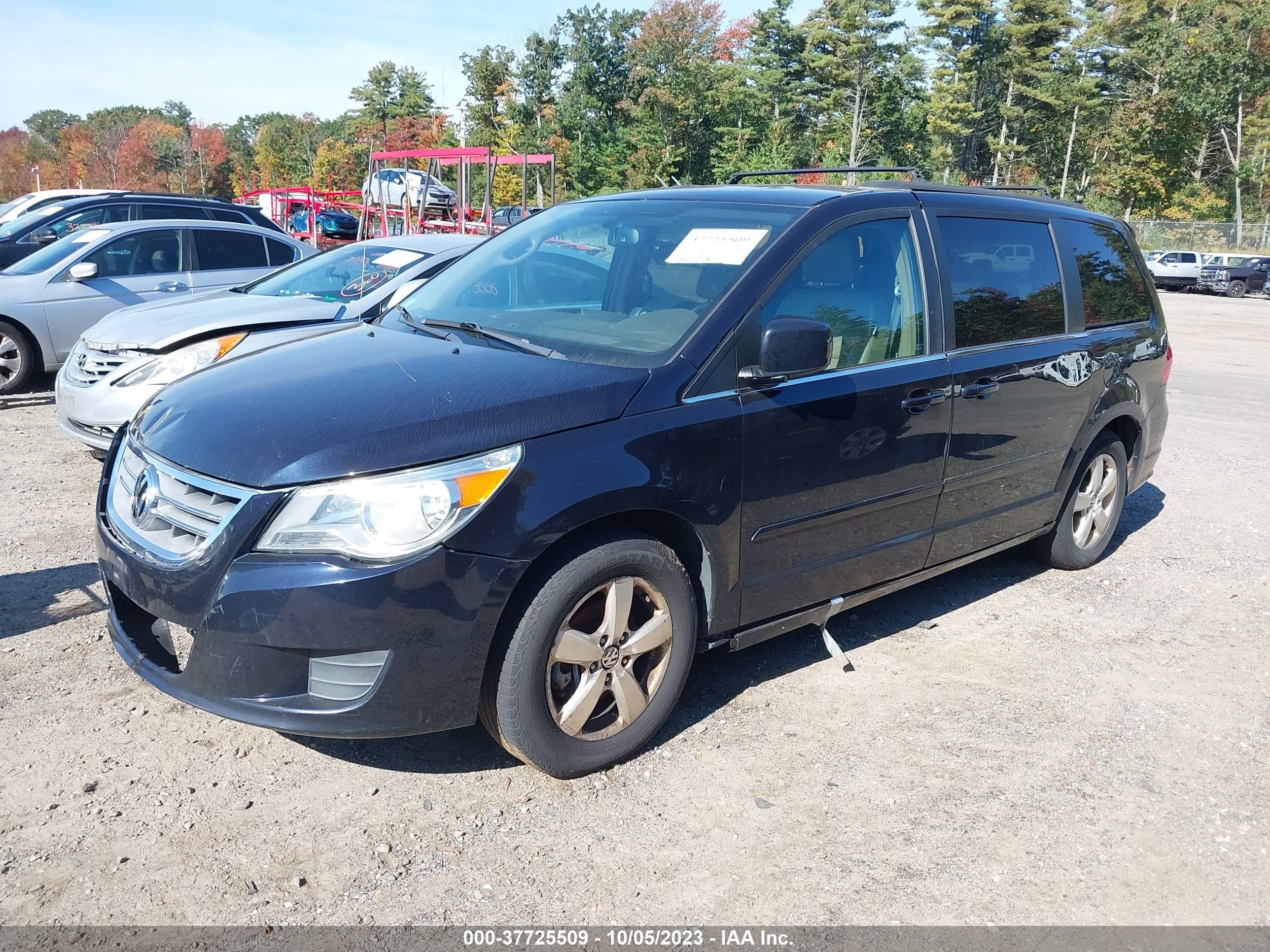 Photo 1 VIN: 2V4RW5DG5BR691907 - VOLKSWAGEN ROUTAN 