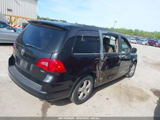 Photo 3 VIN: 2V4RW5DG7BR803087 - VOLKSWAGEN ROUTAN 