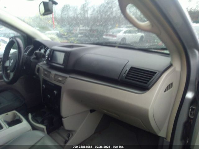 Photo 4 VIN: 2V4RW5DX3AR222989 - VOLKSWAGEN ROUTAN 