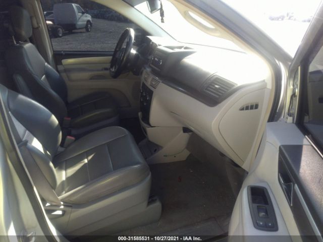 Photo 4 VIN: 2V4RW5DX3AR393192 - VOLKSWAGEN ROUTAN 