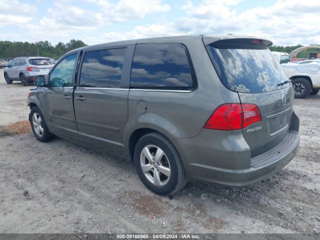 Photo 2 VIN: 2V4RW5DX5AR295877 - VOLKSWAGEN ROUTAN 