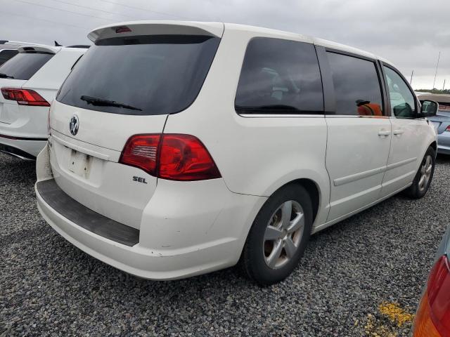 Photo 2 VIN: 2V4RW5DX6AR322729 - VOLKSWAGEN ROUTAN SEL 