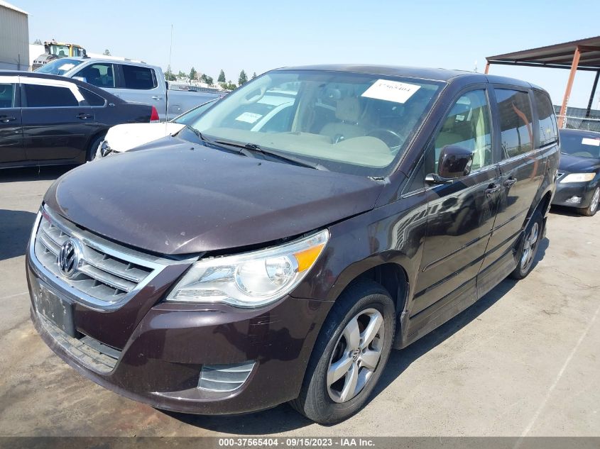 Photo 1 VIN: 2V4RW5DX7AR333562 - VOLKSWAGEN ROUTAN 