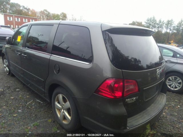 Photo 2 VIN: 2V4RW5DX7AR424296 - VOLKSWAGEN ROUTAN 